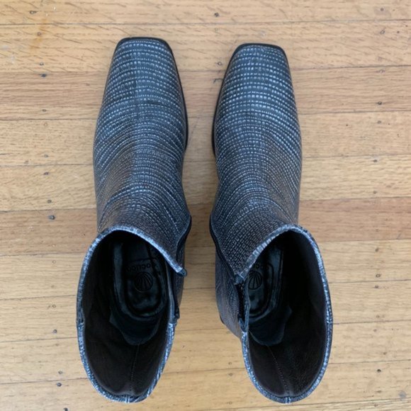 Coclico snakeskin black and white ankle boots - sold - Picture 9 of 16